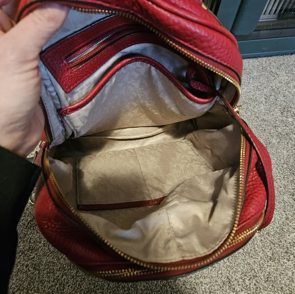 Back pack - Picture 3 of 4